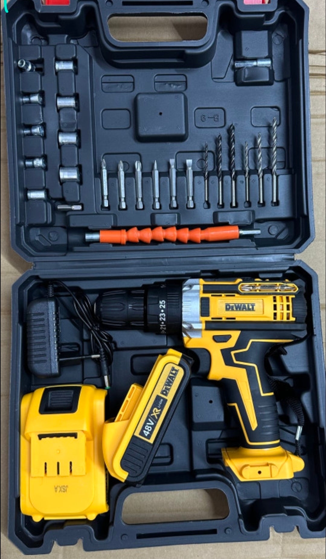Aku bušilica 48V dewalt