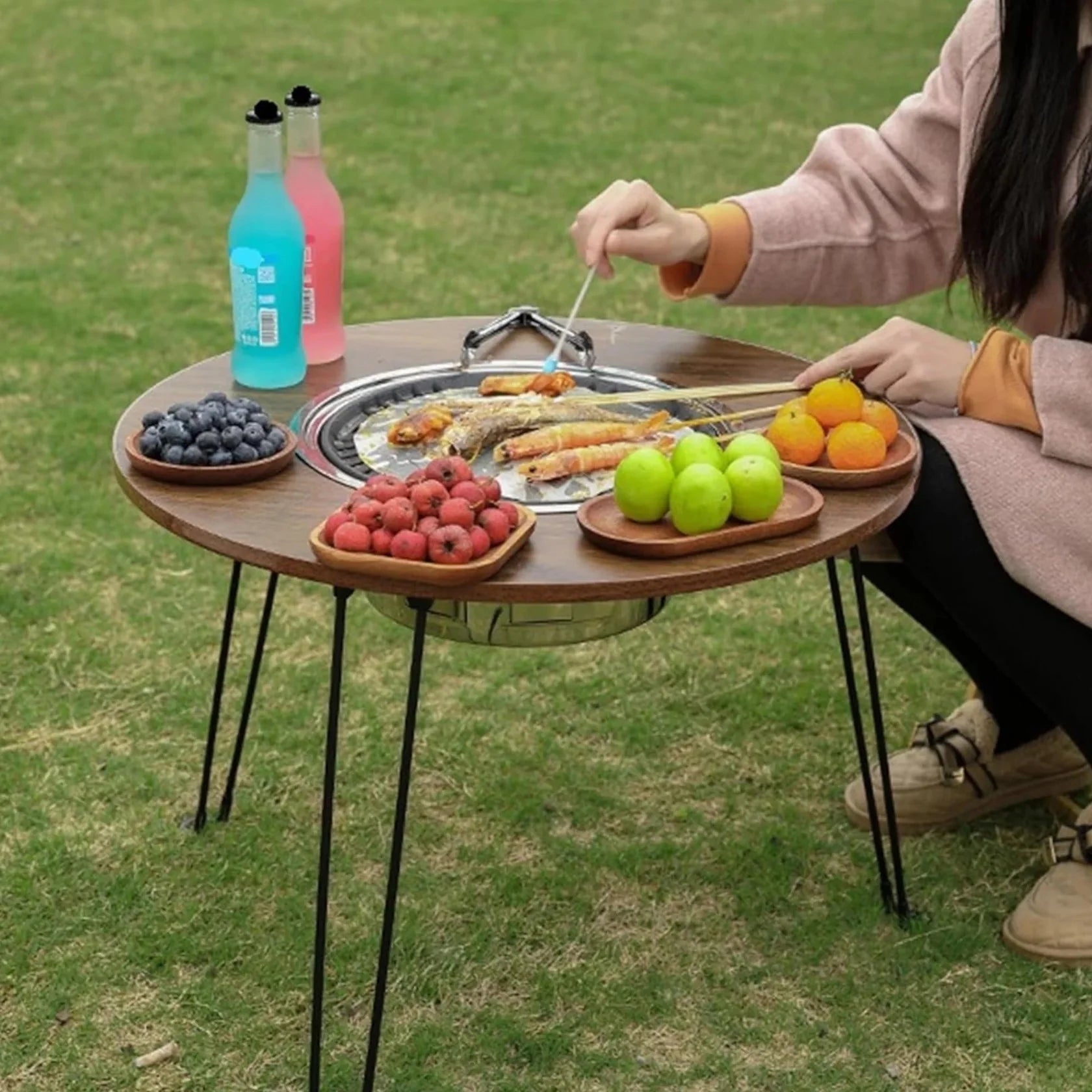Prijenosni stolić s roštiljem